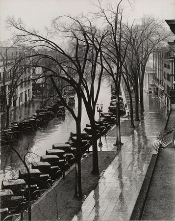 Main Street, Saratoga Springs, New York. 1931. © 2013 Walker Evans Archive, Metropolitan Museum of Art