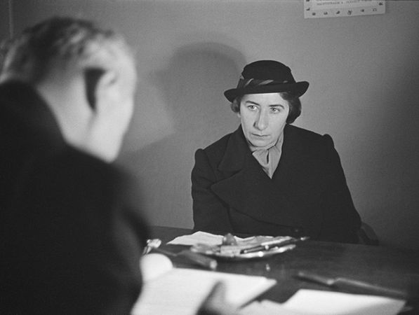Emigration applicant meeting with a representative of the Hilfsverein der Deutschen Juden, Berlin, ca. 1937-38