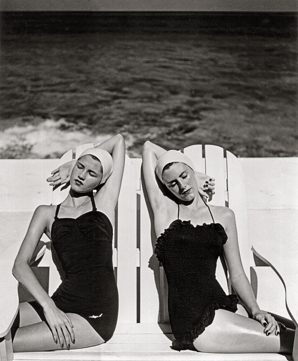 Близнецы на пляже, Harper’s Bazaar, 1949. Фотограф Луиза Даль-Вульф