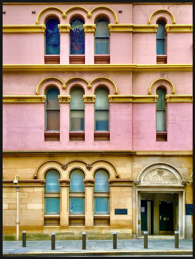Категория «Архитектура», первое место. «Большая синагога»,

Сидней, Австралия. Снято на iPhone 11 Pro Max 

Фотограф Эдвин Кабинган