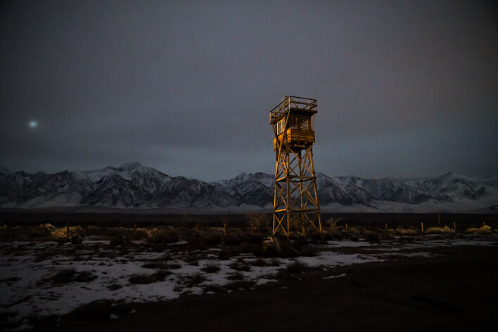 «Сторожевая вышка в лагере Manzanar», из проекта «Покажи мне дорогу домой». © Катиана Гарсия-Килрой